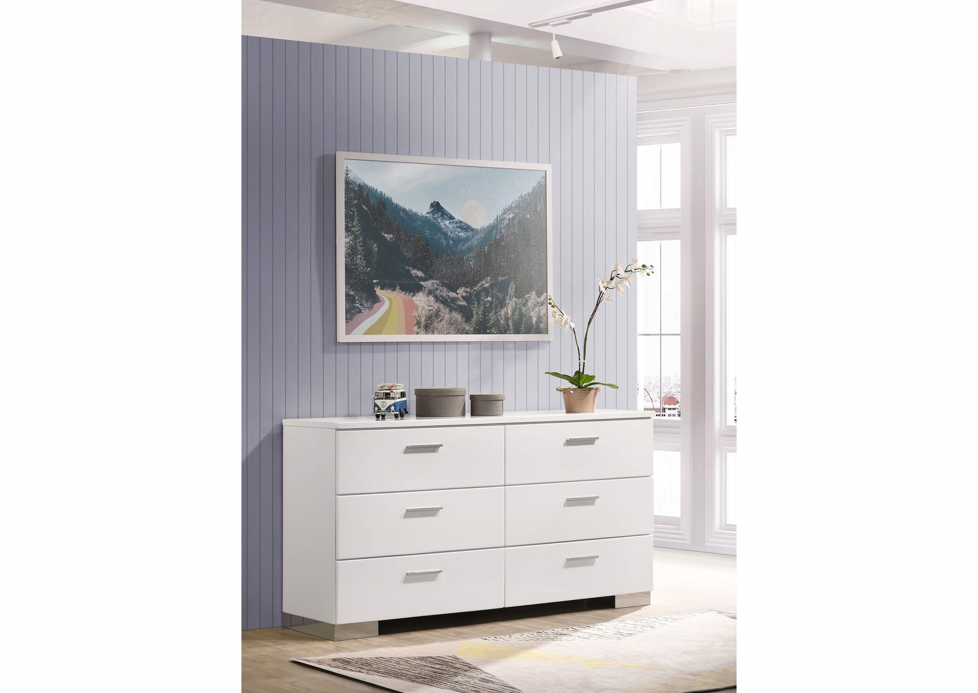 Transform Your Bedroom Décor with a Glossy White Dresser